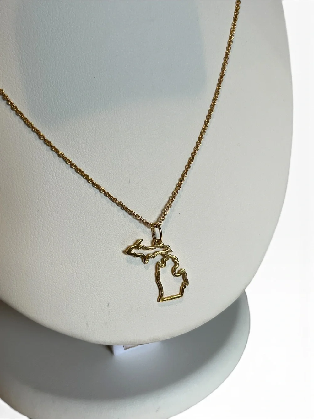 Gold Tone Michigan State Outline Pendant Necklace CC X